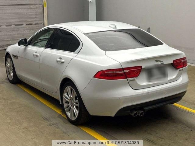 jaguar xe 2017 quick_quick_LDA-JA2NA_SAJAB4AN8JCP28375 image 2