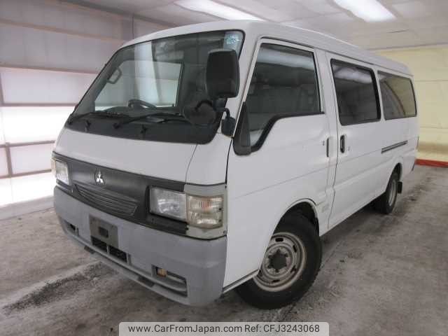Mitsubishi delica 2002