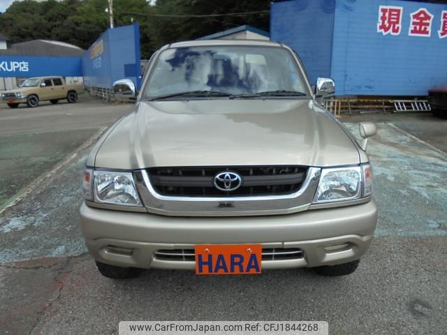 toyota hilux-sports-pick-up 2002 CFJ1844268 image 2