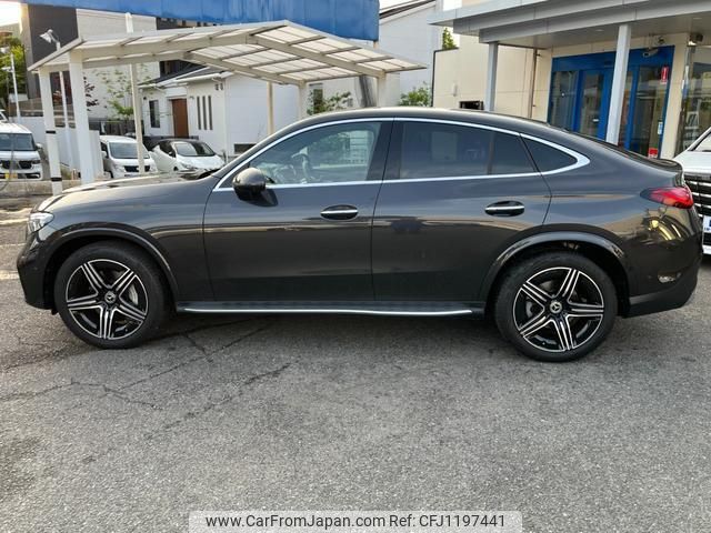 mercedes-benz glc-class 2023 quick_quick_3CA-254305_W1N2543052F087105 image 2
