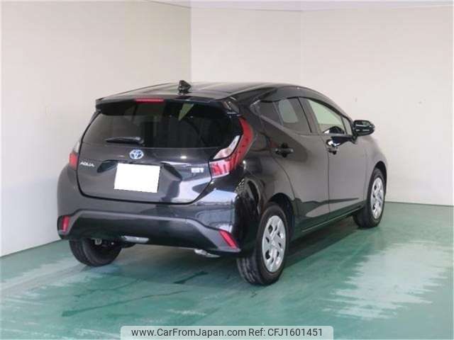 toyota aqua 2024 CFJ1601451 image 2