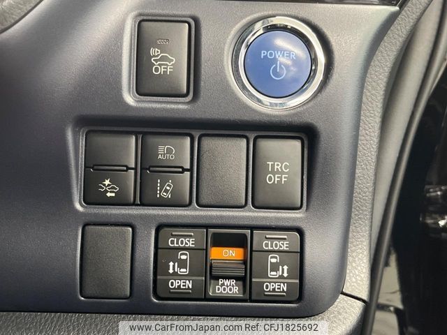 toyota voxy 2016 CFJ1825692 image 2