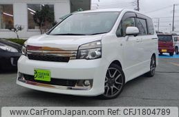 toyota voxy 2012 CFJ1804789