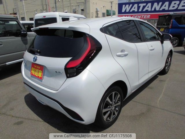 toyota aqua 2024 -TOYOTA--AQUA MXPK11--MXPK11-2185838---TOYOTA--AQUA MXPK11--MXPK11-2185838- image 2