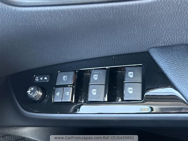 2016 Toyota Prius DAA-ZVW51 - Car Price $14,294