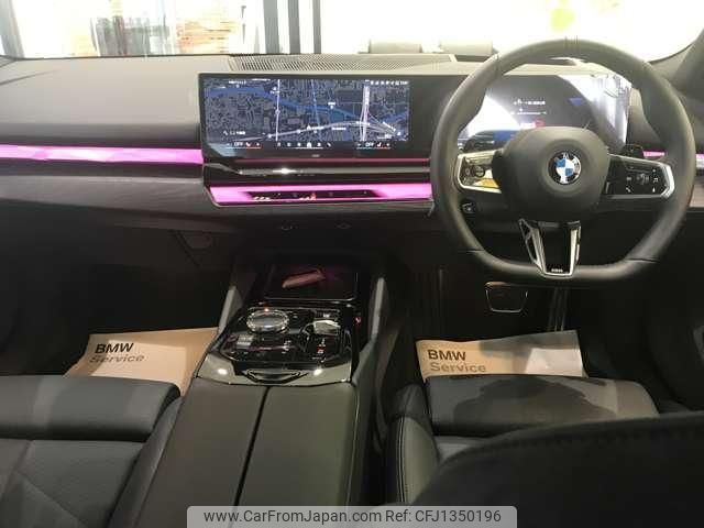 bmw 5-series 2024 quick_quick_3AA-12FJ20_WBA12FJ080CR58766 image 2