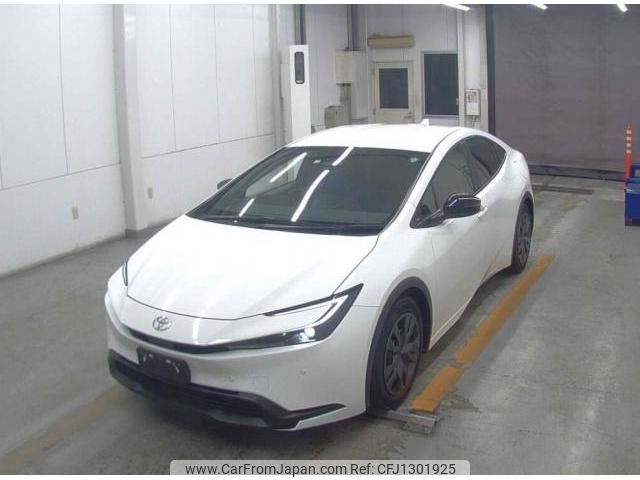 toyota prius 2023 quick_quick_6AA-ZVW60_ZVW60-4009558 image 1