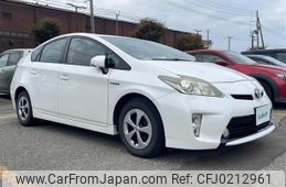 toyota prius 2013 -TOYOTA--Prius DAA-ZVW30--ZVW30-5663571---TOYOTA--Prius DAA-ZVW30--ZVW30-5663571-