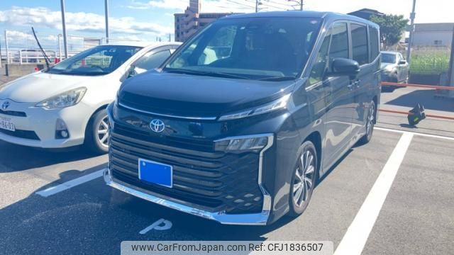 toyota voxy 2023 CFJ1836507 image 2