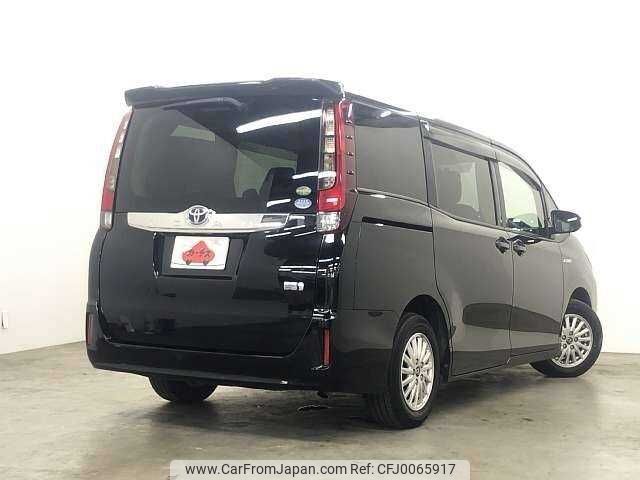 toyota noah 2015 504928-923039 image 2