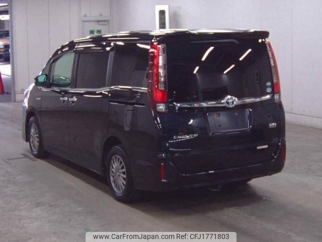 toyota esquire 2015 CFJ1771803 image 2