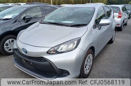 toyota aqua 2022 -TOYOTA--AQUA 6AA-MXPK11--MXPK11-2083056---TOYOTA--AQUA 6AA-MXPK11--MXPK11-2083056-