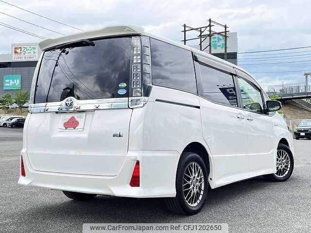 toyota voxy 2016 504928-930337 image 2