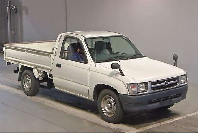 toyota hilux 2004 18106PT07 image 1