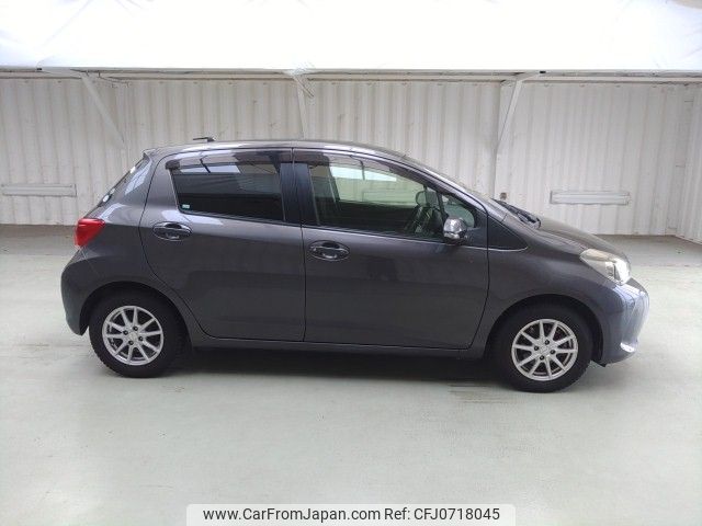 toyota vitz 2016 ENHANCEAUTO_1_ea294204 image 2