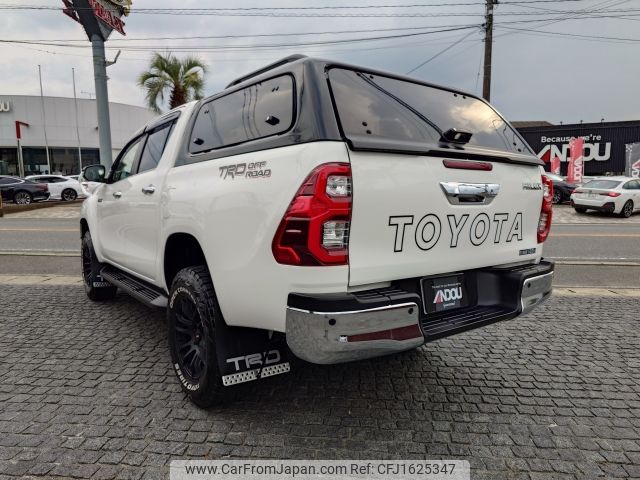 toyota hilux 2023 CFJ1625347 image 2