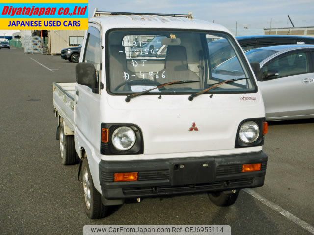 mitsubishi-minicab-truck-1992-1150-car_2c4be354-f6f3-4d1f-a2f9-69224cbc056d