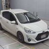 toyota aqua 2016 CFJ1541632 image 10