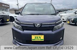 toyota voxy 2014 769235-250712124728
