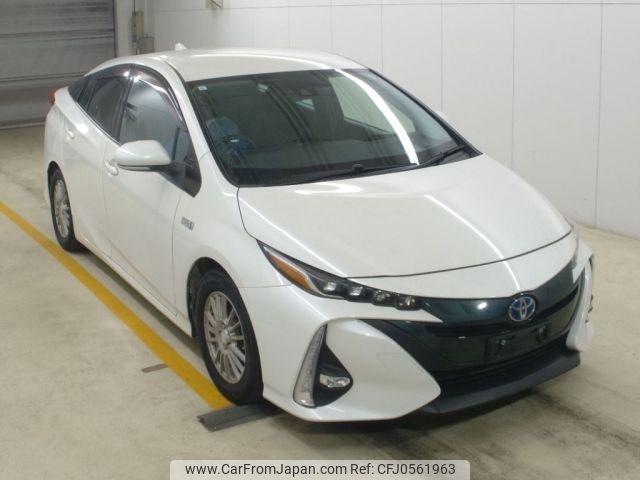 toyota prius-phv 2017 -TOYOTA--Prius PHV ZVW52-3011719---TOYOTA--Prius PHV ZVW52-3011719- image 1