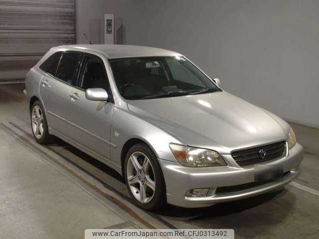 toyota altezza-gita 2001 TE900 image 2