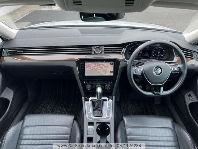 volkswagen passat-variant 2018 quick_quick_3CCZE_WVWZZZ3CZJE144565 image 2