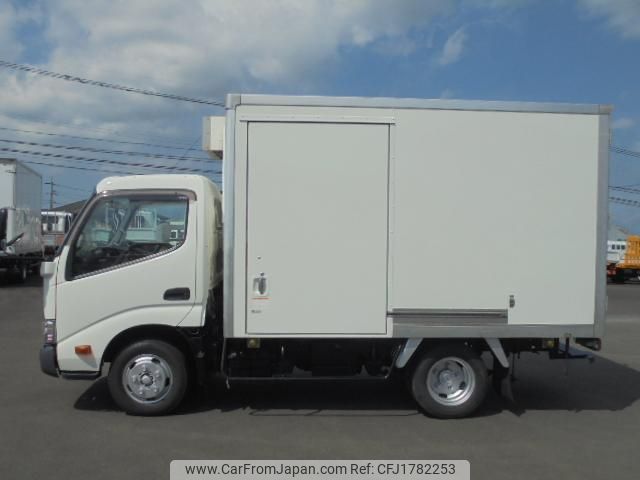 toyota dyna-truck 2016 CFJ1782253 image 2