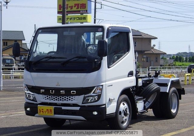 mitsubishi-fuso canter 2023 REALMOTOR_N9024070033F-90 image 2