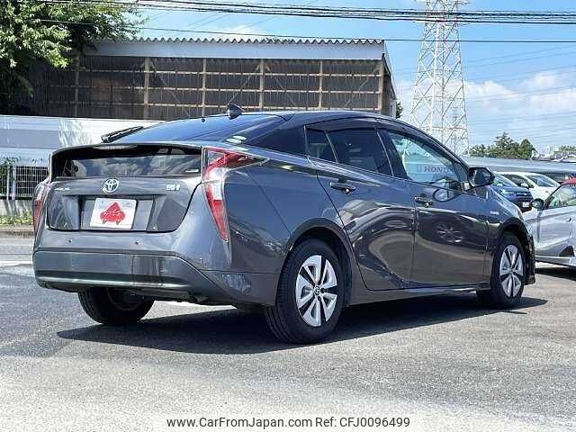 toyota prius 2017 504928-923255 image 2