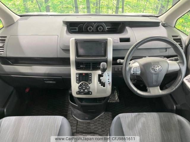 toyota voxy 2011 -TOYOTA--Voxy DBA-ZRR70W--ZRR70-0431284---TOYOTA--Voxy DBA-ZRR70W--ZRR70-0431284- image 2