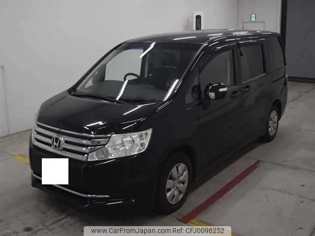 2014 Honda Step Wagon RK1 2WD - Car Price $2,400