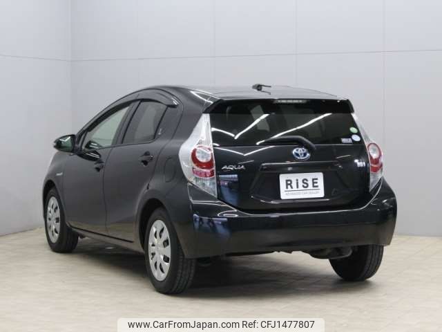 toyota aqua 2012 CFJ1477807 image 2