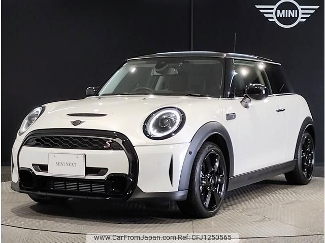 mini mini-others 2024 quick_quick_3BA-XR20MW_WMW52DH0202V08533 image 1
