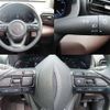toyota yaris-cross 2021 quick_quick_6AA-MXPJ10_MXPJ10-3012772 image 4