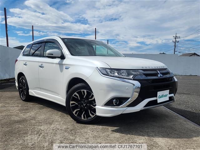 mitsubishi outlander-phev 2016 CFJ1767701 image 1
