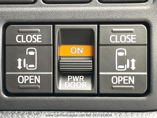 toyota voxy 2018 CFJ1533839 image 2