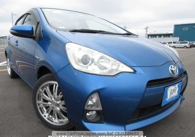 toyota aqua 2012 646828-Y2025050059F-21 image 1