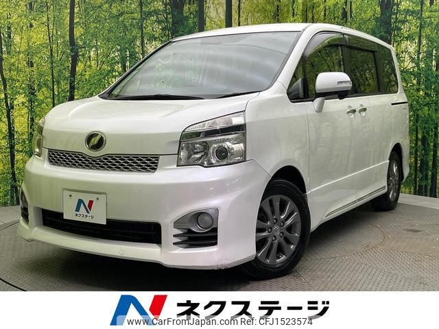toyota voxy 2013 CFJ1523574 image 1
