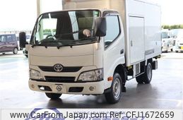 toyota dyna-truck 2017 CFJ1672659
