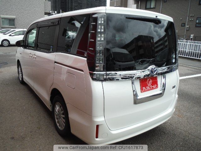 toyota voxy 2015 CFJ1617873 image 2