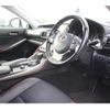 lexus is 2019 CFJ1652319 image 18