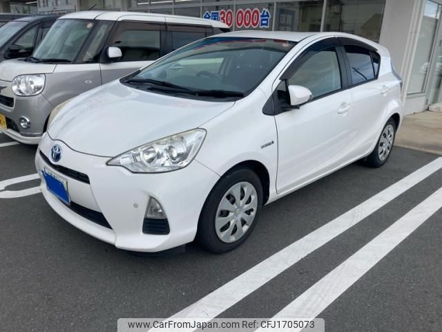 toyota aqua 2014 CFJ1705073 image 2