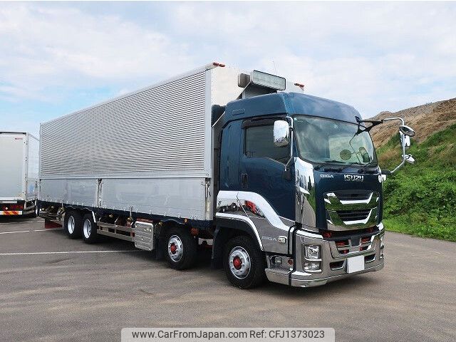 isuzu giga 2017 CFJ1373023 image 2