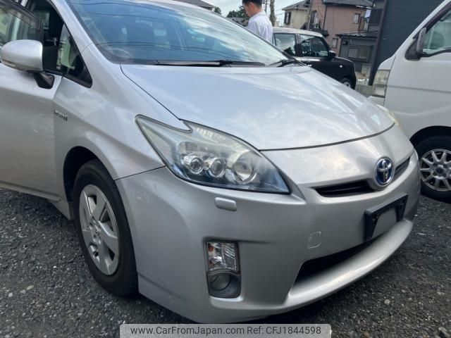 toyota prius 2011 CFJ1844598 image 2