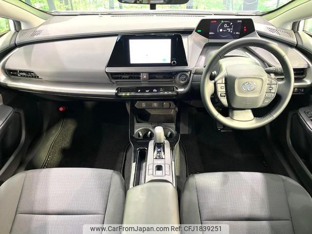 toyota prius 2024 CFJ1839251 image 2