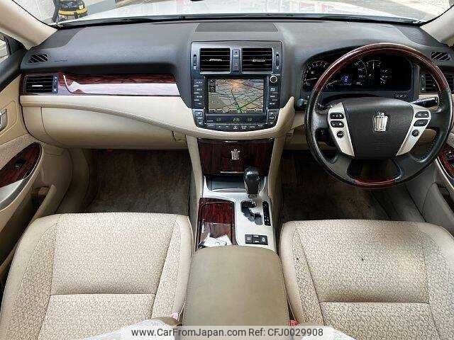 toyota crown 2010 504928-922794 image 1