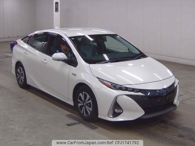 toyota prius-phv 2019 CFJ1741792 image 1