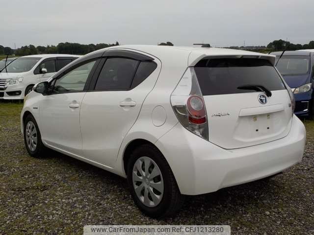toyota aqua 2012 -TOYOTA--AQUA DAA-NHP10--NHP10-6089518---TOYOTA--AQUA DAA-NHP10--NHP10-6089518- image 2