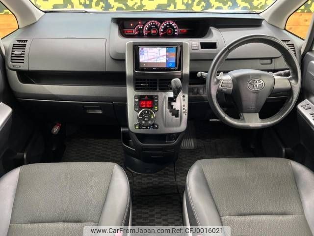 toyota voxy 2013 -TOYOTA--Voxy DBA-ZRR70W--ZRR70-0574676---TOYOTA--Voxy DBA-ZRR70W--ZRR70-0574676- image 2