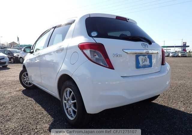 toyota vitz 2011 646828-N2024100124F-24 image 2